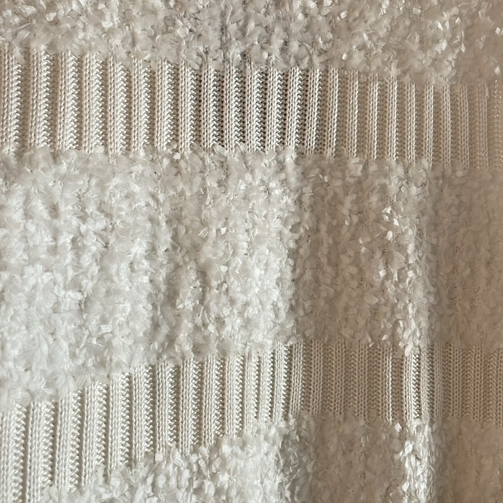 NWT Le Lis Cropped Sleeveless Textured Sweater - Picture 2 of 9
